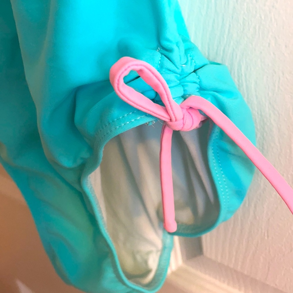 GIRLS RUFFLE AQUA SWIMSUIT - Picture 4 of 7